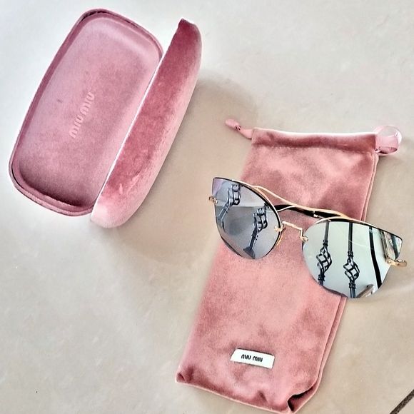 Sunglass - Picture 2 of 3